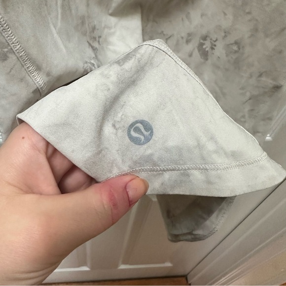 Lululemon Sculpt Tank ll Top White Cream Tank Top 4 mesh - Picture 3 of 6